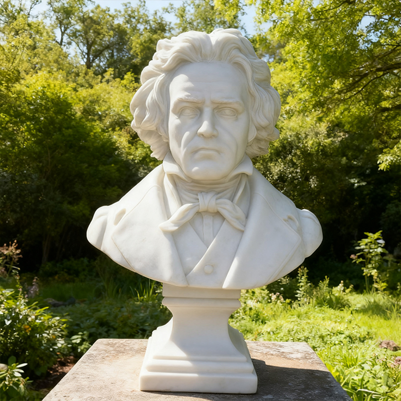 Buste af menneskelig skulptur i marmor med Beethoven-tema