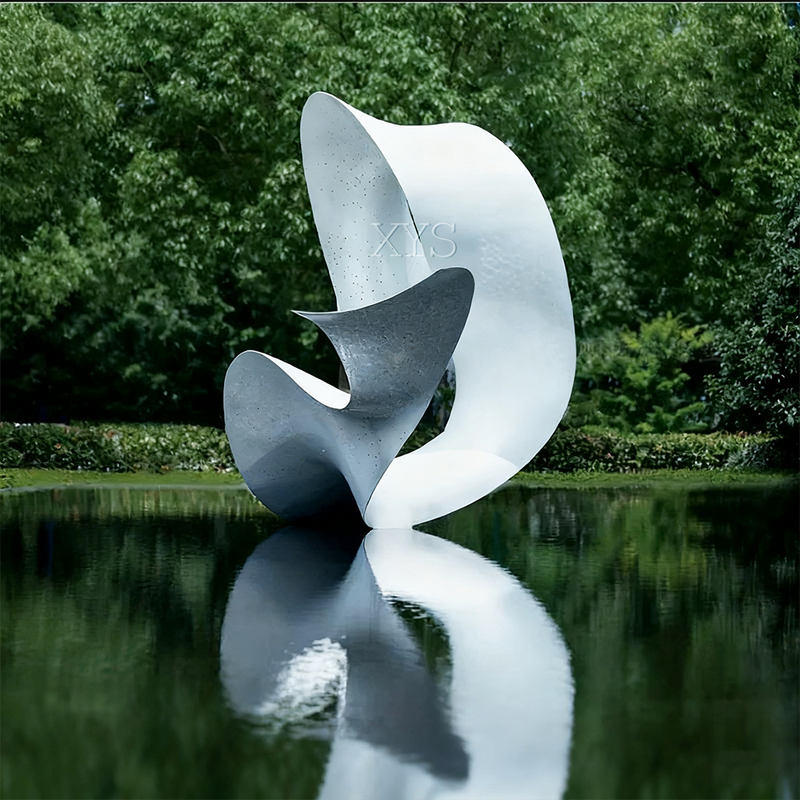 Cloud Ribbon Abstrakt Vand Feature Skulptur